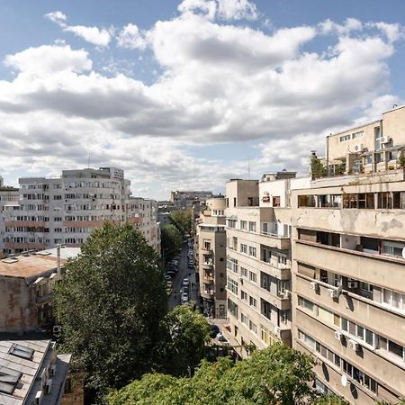 Spacious And Cozy Apartment In Central Bucharest Luaran gambar