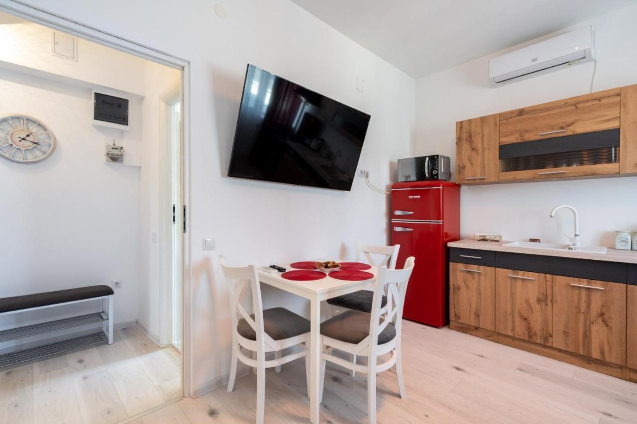 Spacious And Cozy Apartment In Central Bucharest Luaran gambar