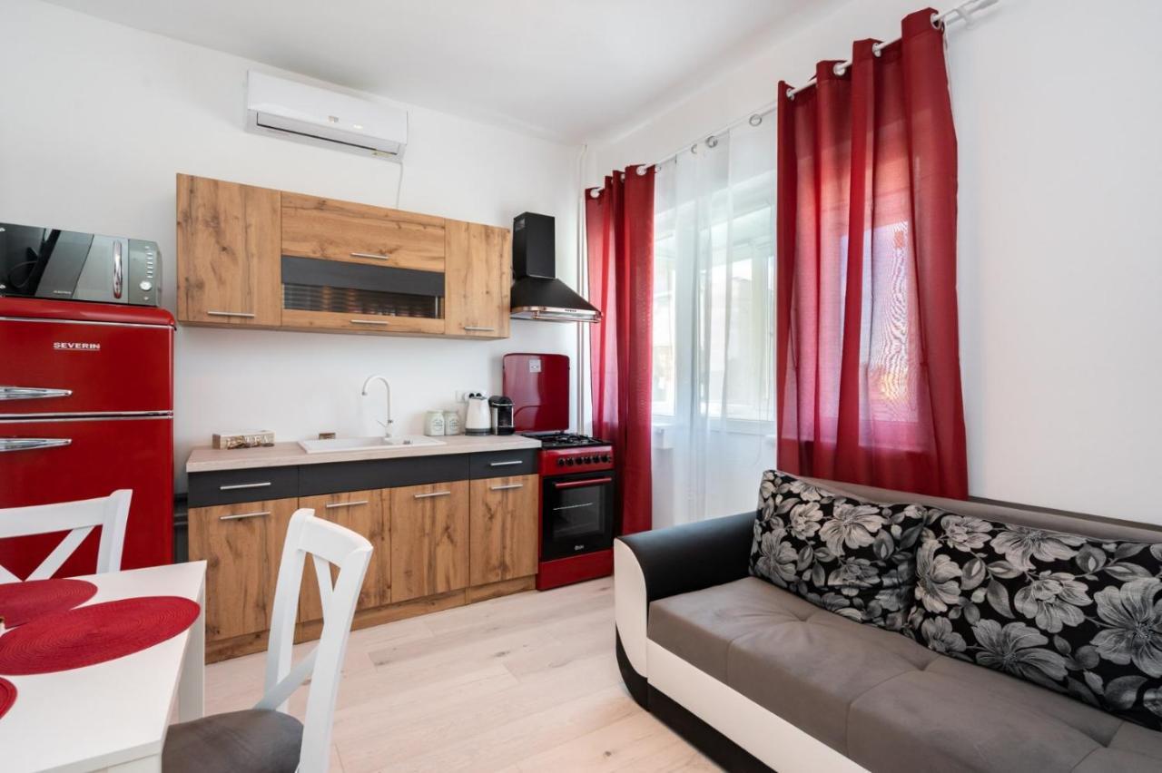 Spacious And Cozy Apartment In Central Bucharest Luaran gambar