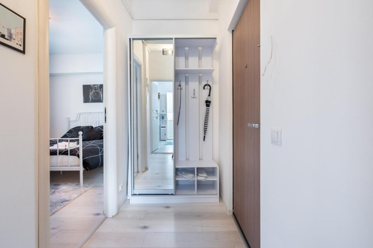 Spacious And Cozy Apartment In Central Bucharest Luaran gambar