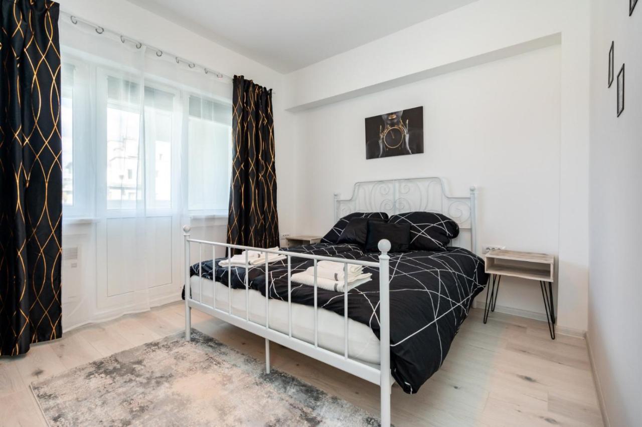 Spacious And Cozy Apartment In Central Bucharest Luaran gambar