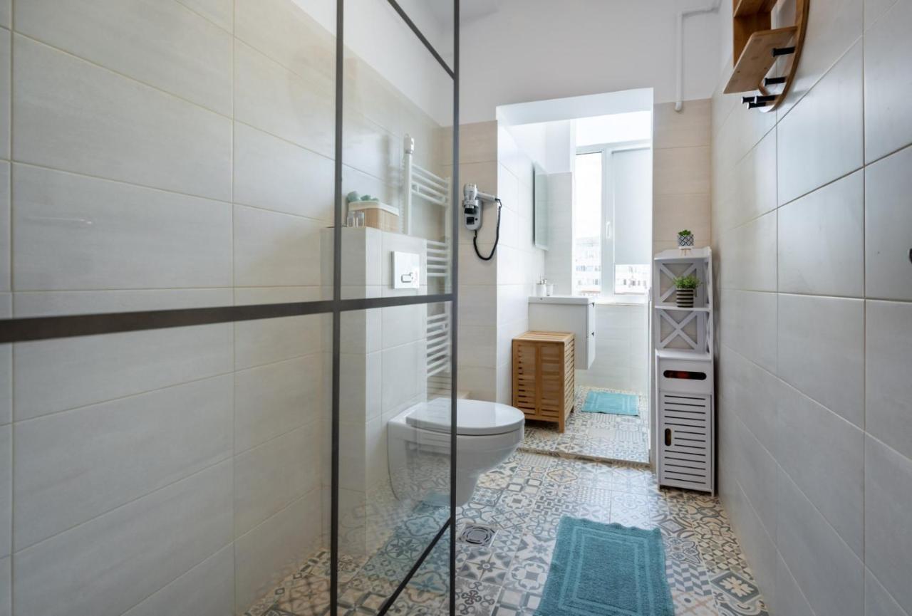 Spacious And Cozy Apartment In Central Bucharest Luaran gambar