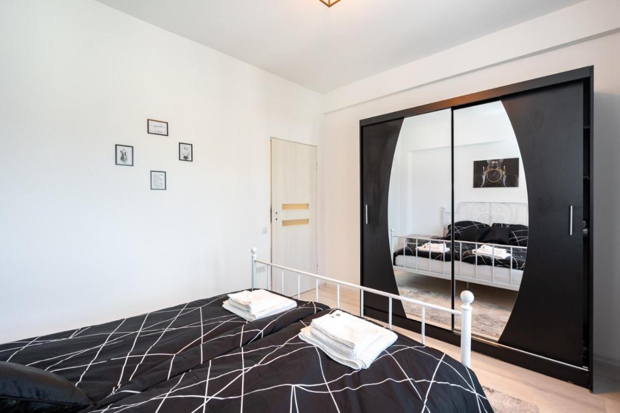 Spacious And Cozy Apartment In Central Bucharest Luaran gambar