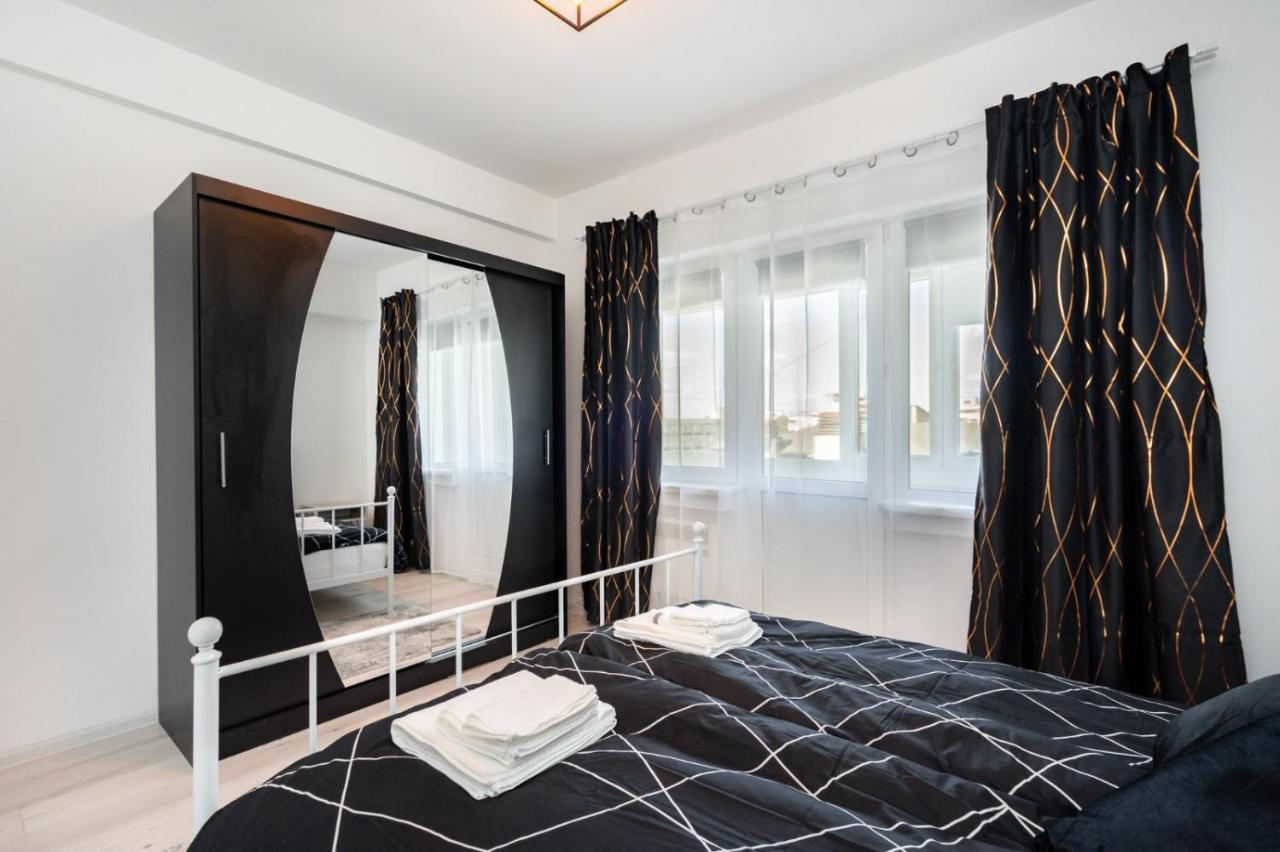 Spacious And Cozy Apartment In Central Bucharest Luaran gambar
