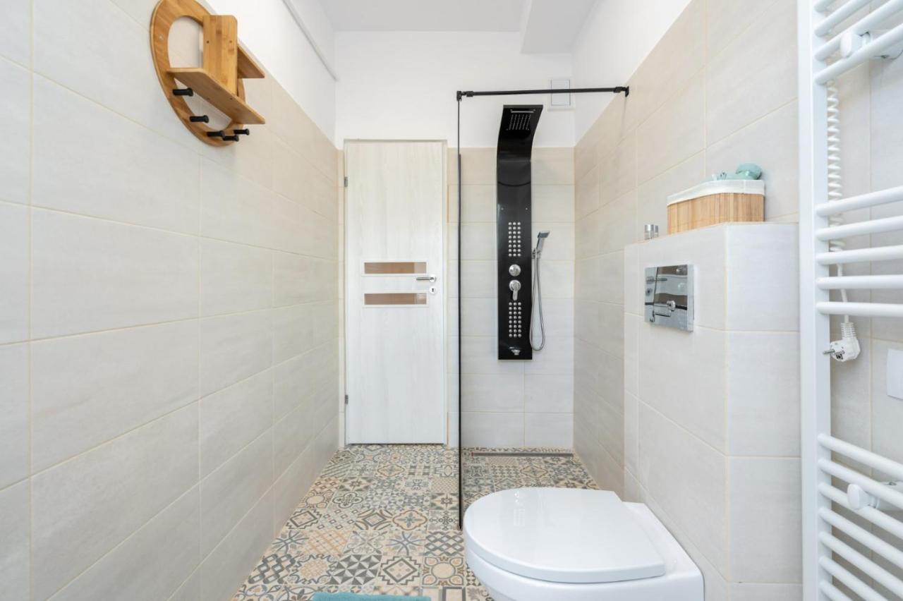 Spacious And Cozy Apartment In Central Bucharest Luaran gambar